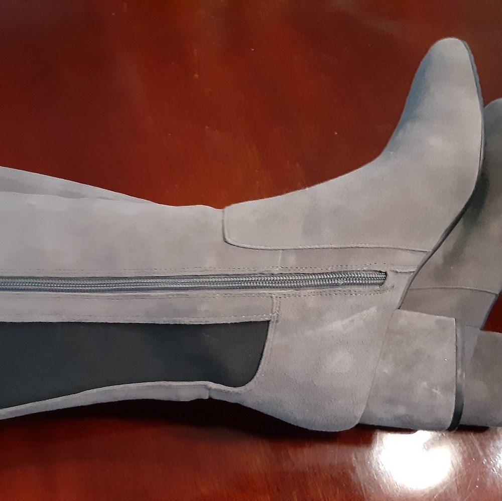 Boots - Picture 2 of 4